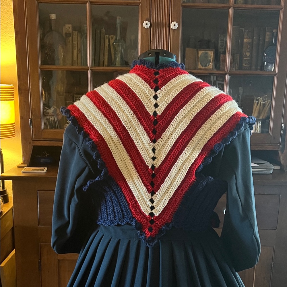 Civil War Victorian Patriotic Women’s Sontag Hug-Me-Tight M-XL - Picture 4 of 7